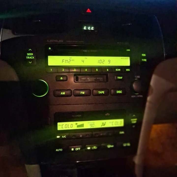 2003 Lexus ES 4th Gen - Image 9 of 14