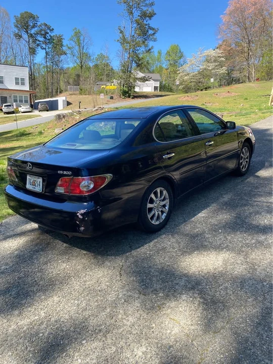2003 Lexus ES 4th Gen - Image 3 of 9