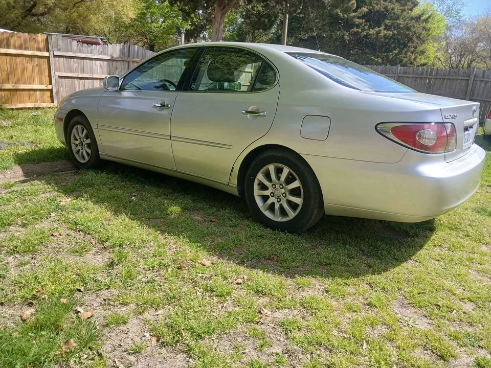 2003 Lexus ES 4th Gen - Image 3 of 5