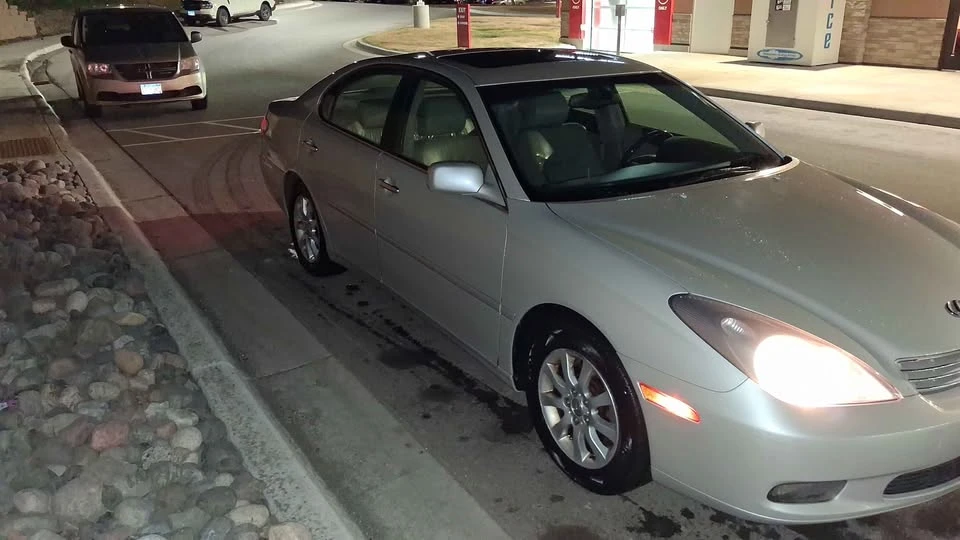 2003 Lexus ES 4th Gen - Image 2 of 11