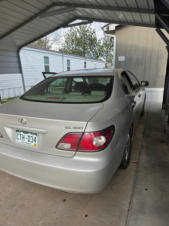 2003 Lexus ES 4th Gen - Image 2 of 9