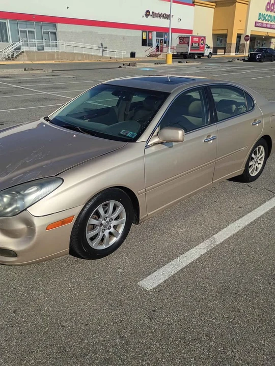 2003 Lexus ES 4th Gen - Image 2 of 7