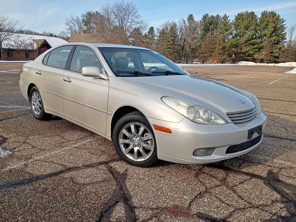 2003 Lexus ES 4th Gen - Image 2 of 14