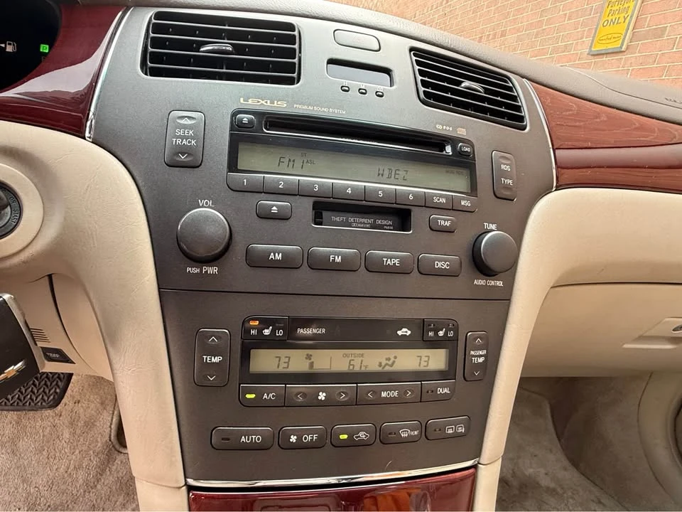 2003 Lexus ES 4th Gen - Image 11 of 20