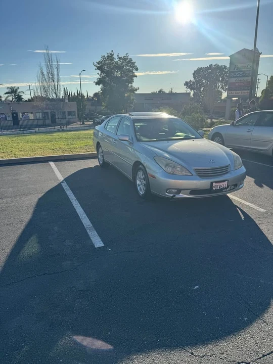 2003 Lexus ES 4th Gen - Image 2 of 5