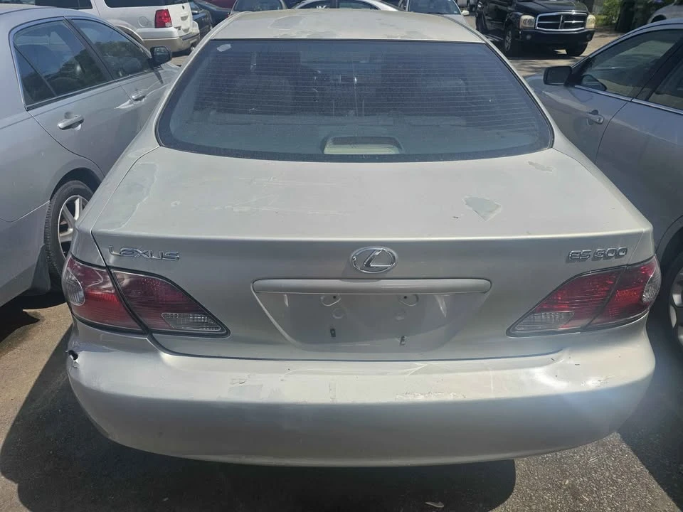 2003 Lexus ES 4th Gen - Image 4 of 6