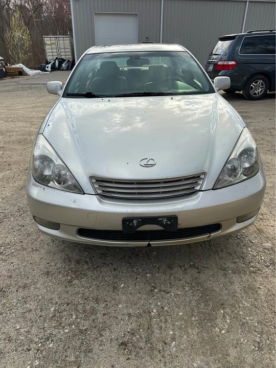 2003 Lexus ES 4th Gen - Image 5 of 11