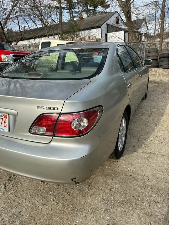 2003 Lexus ES 4th Gen - Image 3 of 11