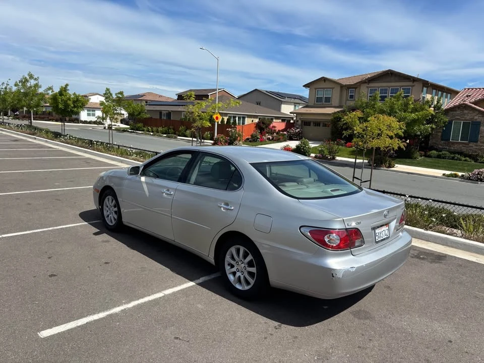 2003 Lexus ES 4th Gen - Image 2 of 15