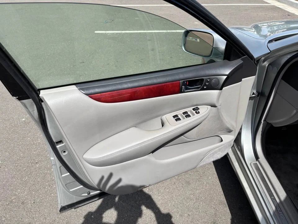2003 Lexus ES 4th Gen - Image 13 of 15