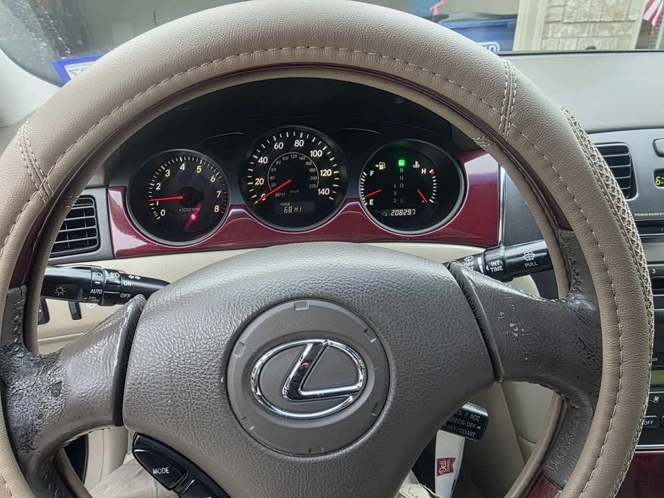 2003 Lexus ES 4th Gen - Image 9 of 11