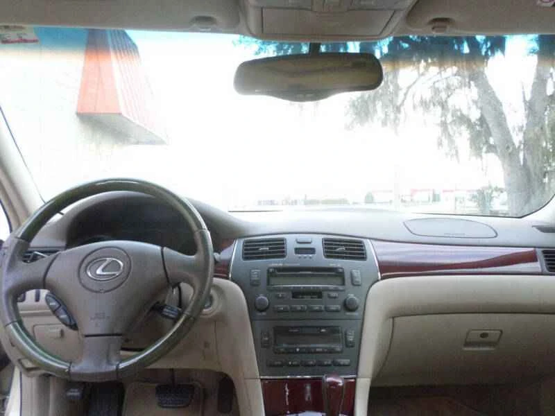 2003 Lexus ES 4th Gen - Image 10 of 17