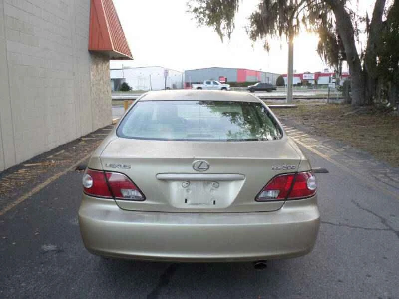 2003 Lexus ES 4th Gen - Image 5 of 17