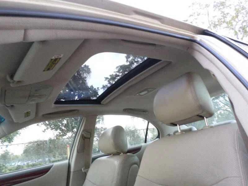 2003 Lexus ES 4th Gen - Image 12 of 17