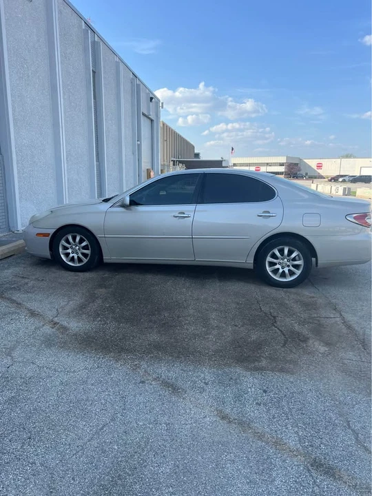 2003 Lexus ES 4th Gen - Image 2 of 7