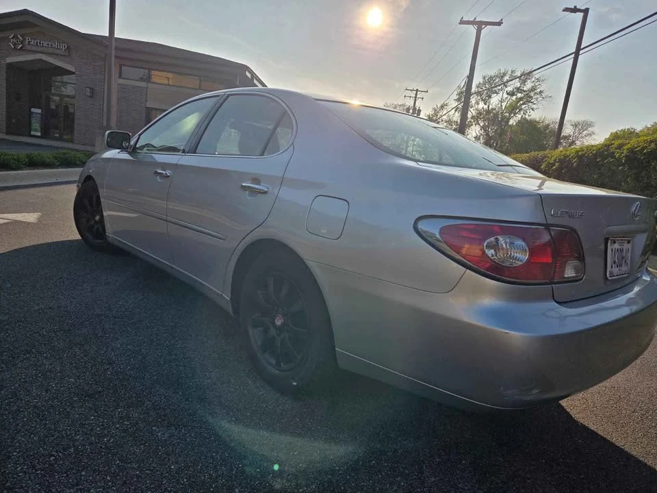 2003 Lexus ES 4th Gen - Image 4 of 10