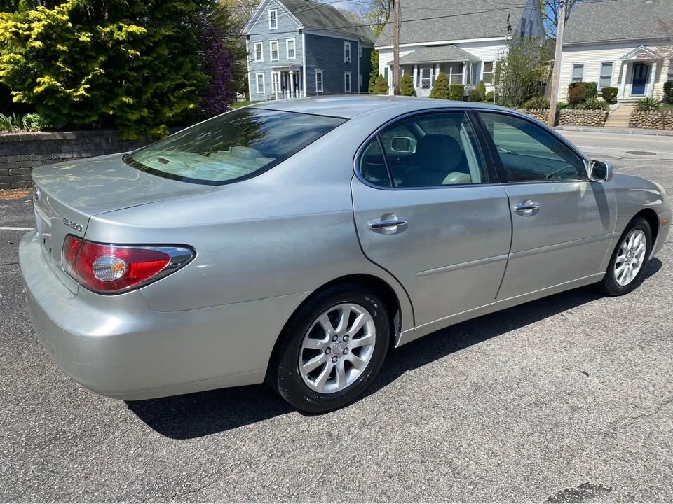 2003 Lexus ES 4th Gen - Image 5 of 11