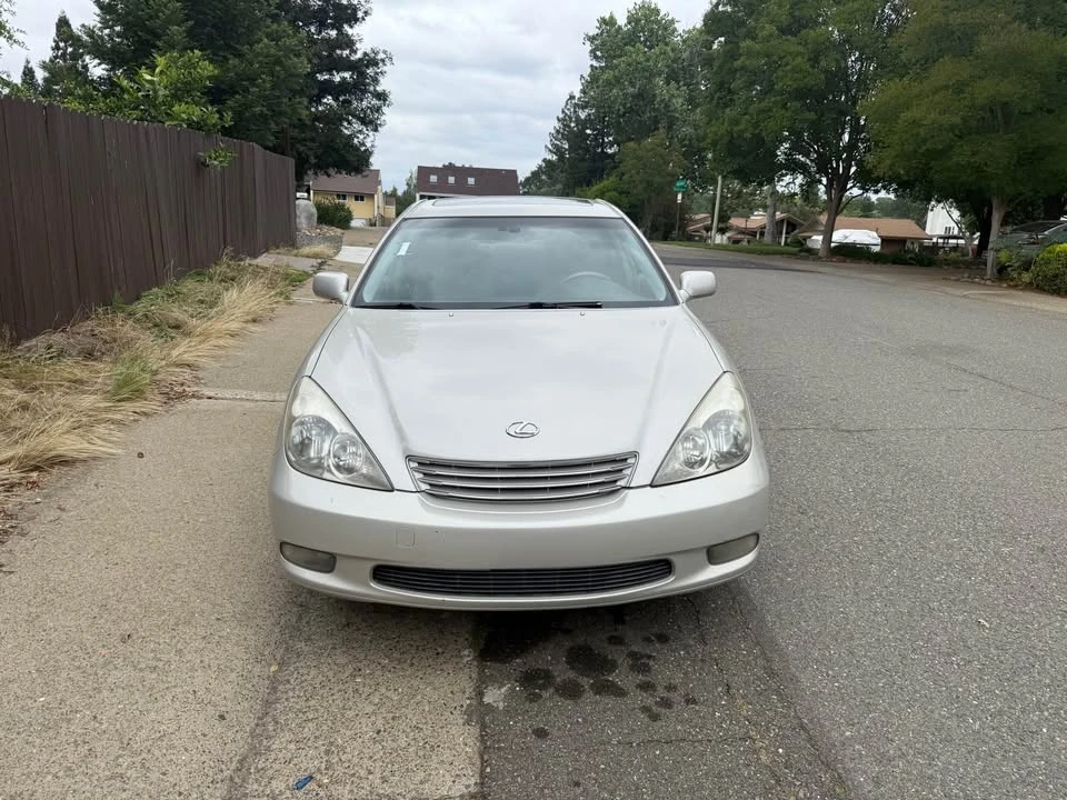 2003 Lexus ES 4th Gen - Image 2 of 8