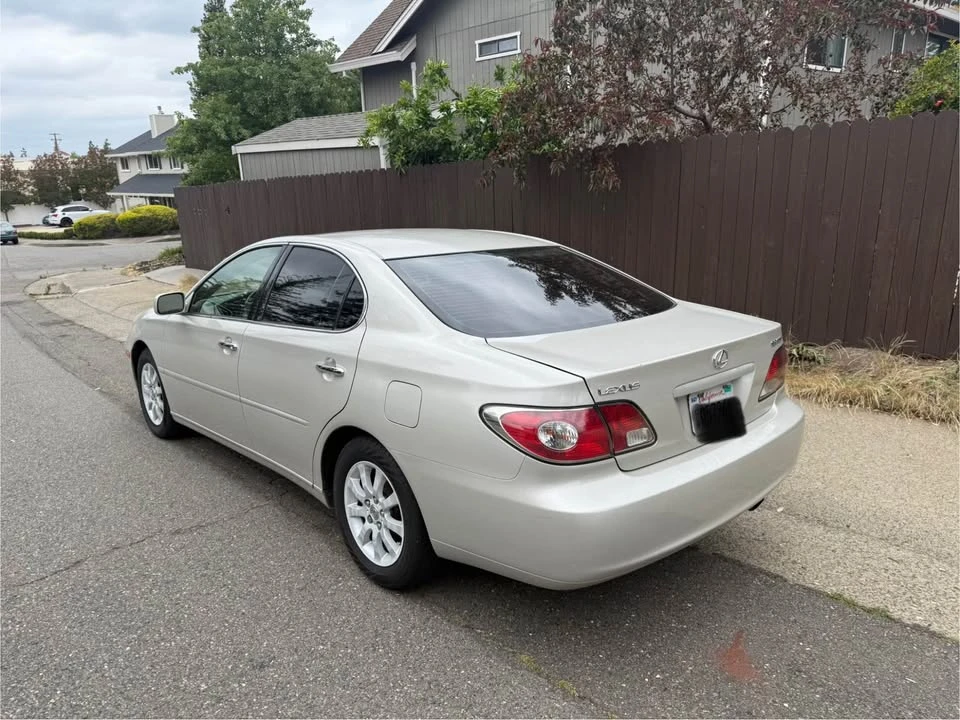 2003 Lexus ES 4th Gen - Image 4 of 8