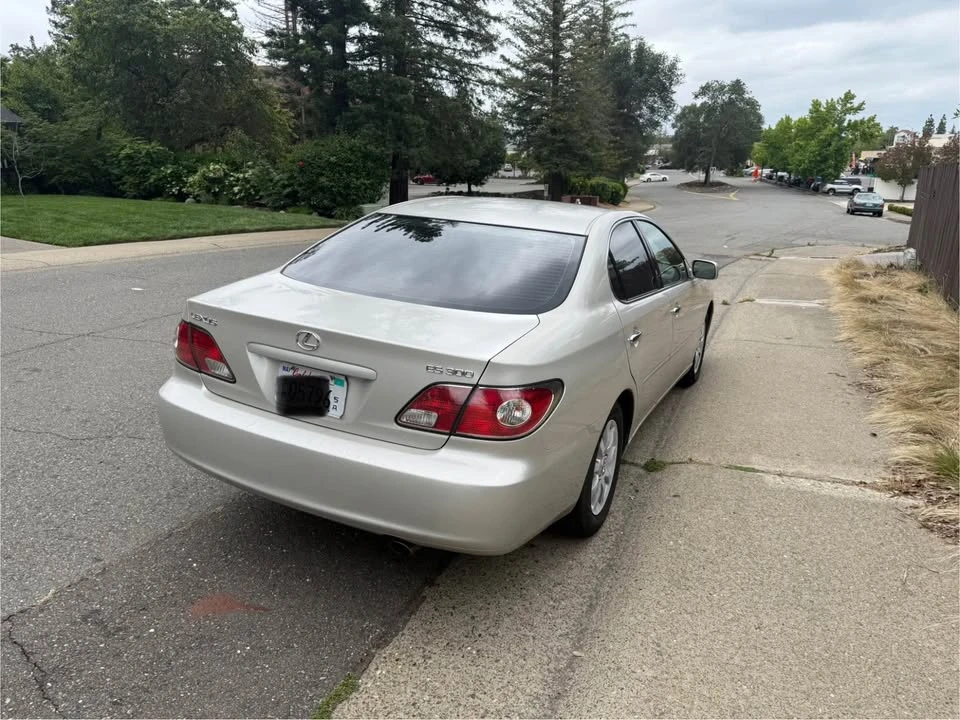 2003 Lexus ES 4th Gen - Image 5 of 8