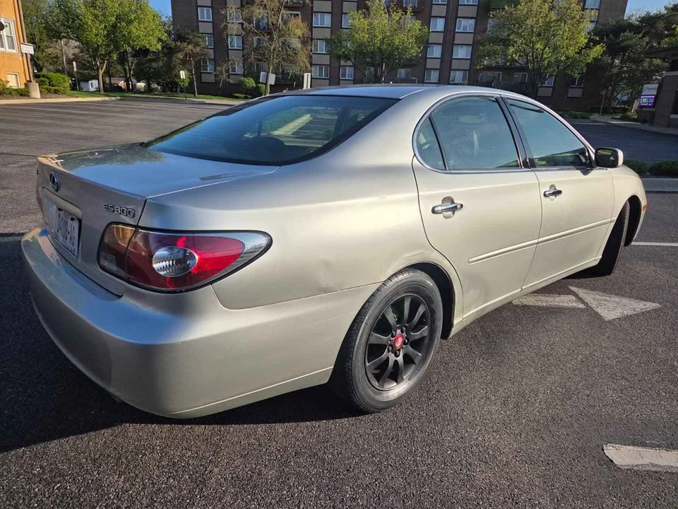 2003 Lexus ES 4th Gen - Image 3 of 10