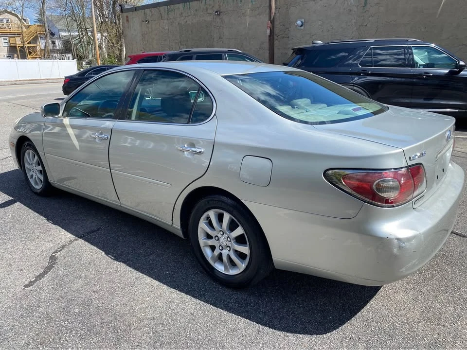 2003 Lexus ES 4th Gen - Image 3 of 11