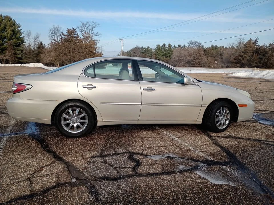 2003 Lexus ES 4th Gen - Image 2 of 14