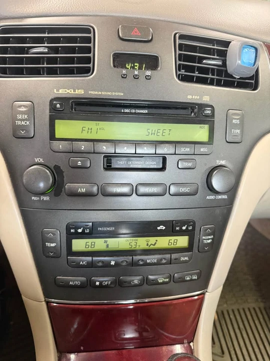 2003 Lexus ES 4th Gen - Image 5 of 9
