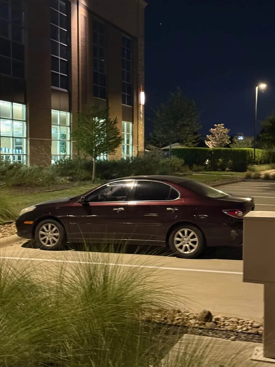 2003 Lexus ES 4th Gen - Image 2 of 4