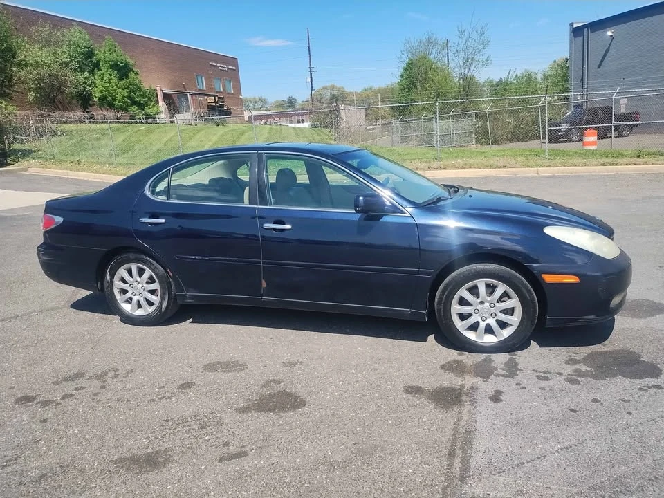 2003 Lexus ES 4th Gen - Image 3 of 9
