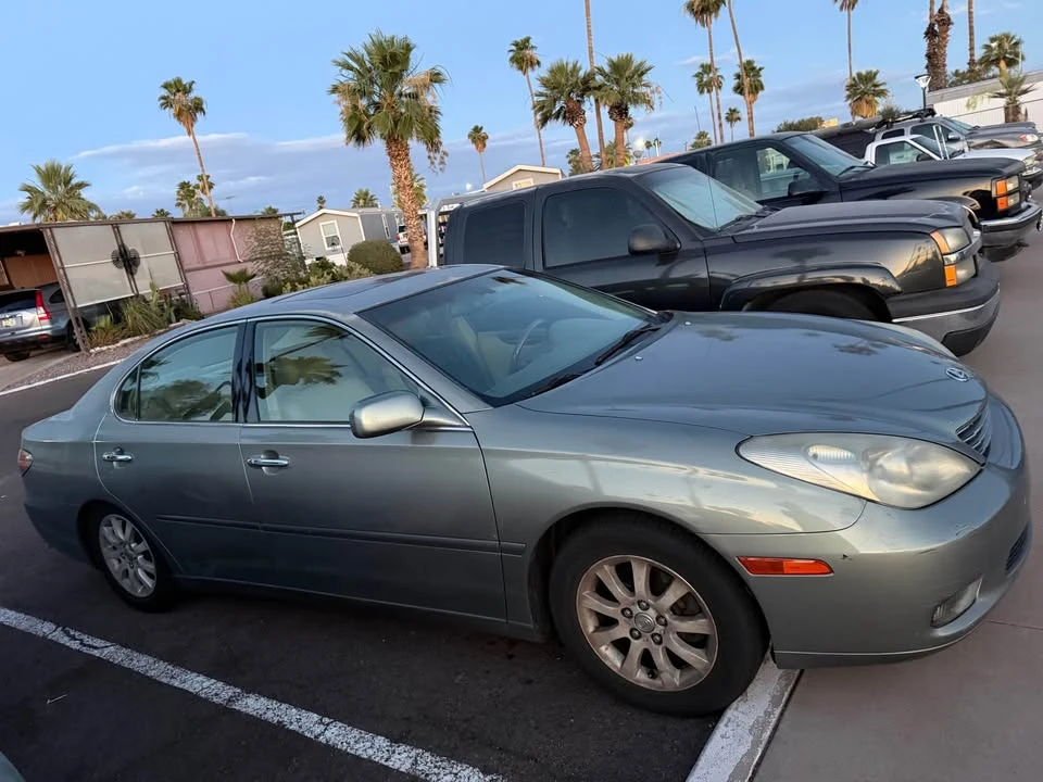 2003 Lexus ES 4th Gen - Image 2 of 4