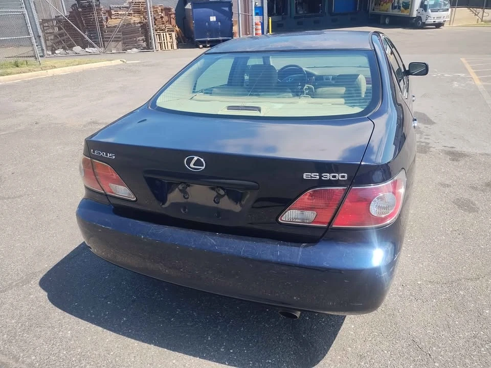 2003 Lexus ES 4th Gen - Image 2 of 9