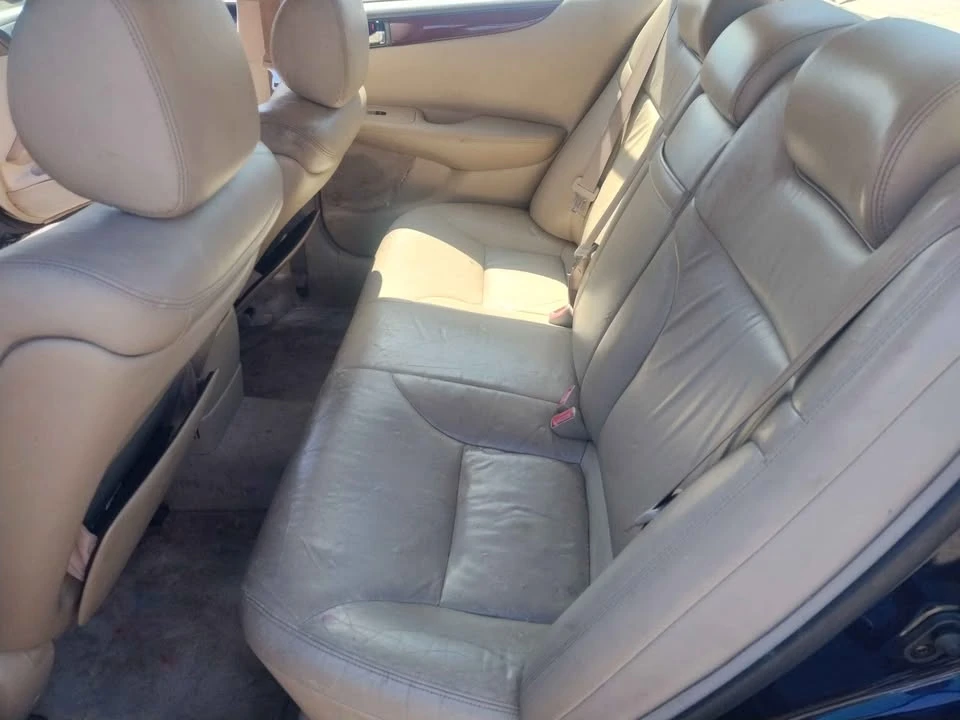 2003 Lexus ES 4th Gen - Image 8 of 9