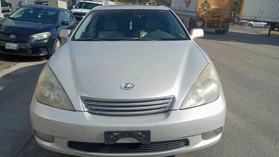2003 Lexus ES 4th Gen - Image 2 of 4