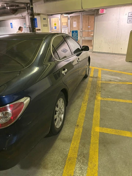 2003 Lexus ES 4th Gen - Image 3 of 4