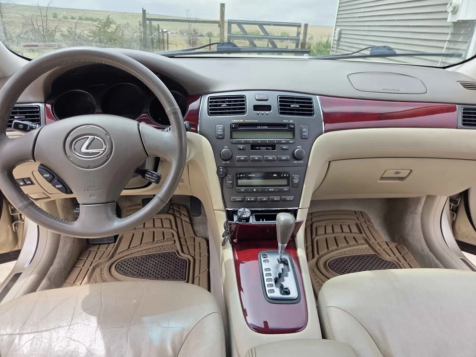 2003 Lexus ES 4th Gen - Image 2 of 9