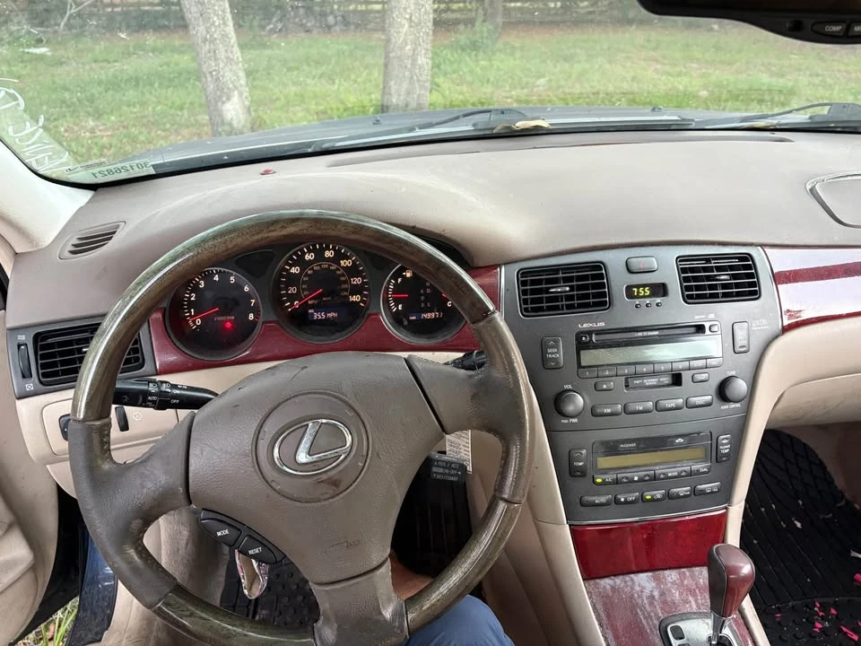 2003 Lexus ES 4th Gen - Image 10 of 10