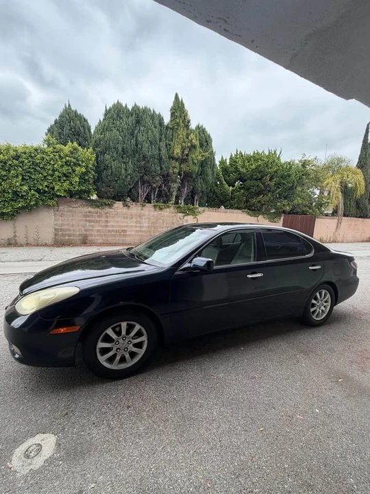 2003 Lexus ES 4th Gen - Image 8 of 13