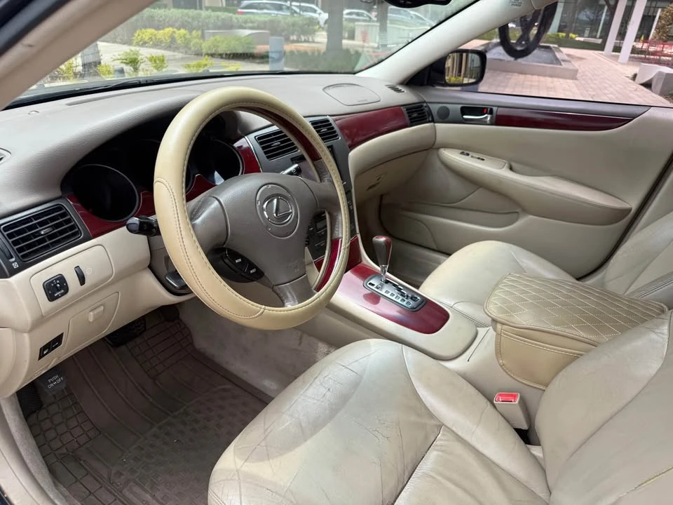 2003 Lexus ES 4th Gen - Image 9 of 12