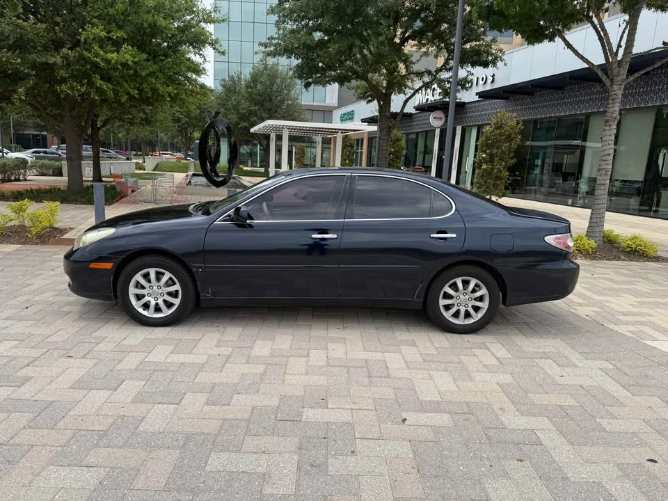 2003 Lexus ES 4th Gen - Image 3 of 12