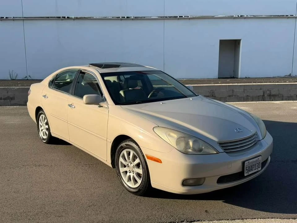 2003 Lexus ES 4th Gen - Image 11 of 15