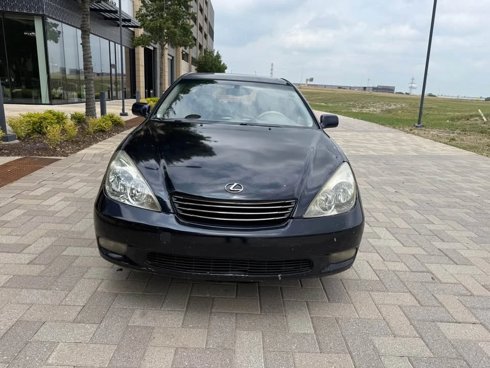 2003 Lexus ES 4th Gen - Image 2 of 12