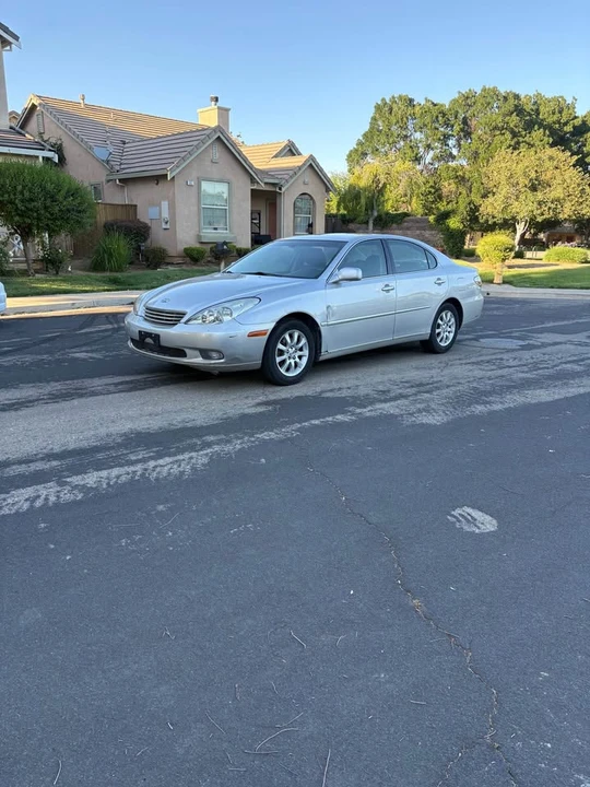 2003 Lexus ES 4th Gen - Image 2 of 8