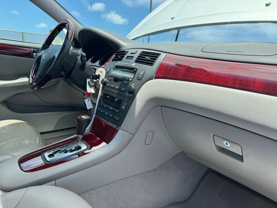2003 Lexus ES 4th Gen - Image 17 of 18