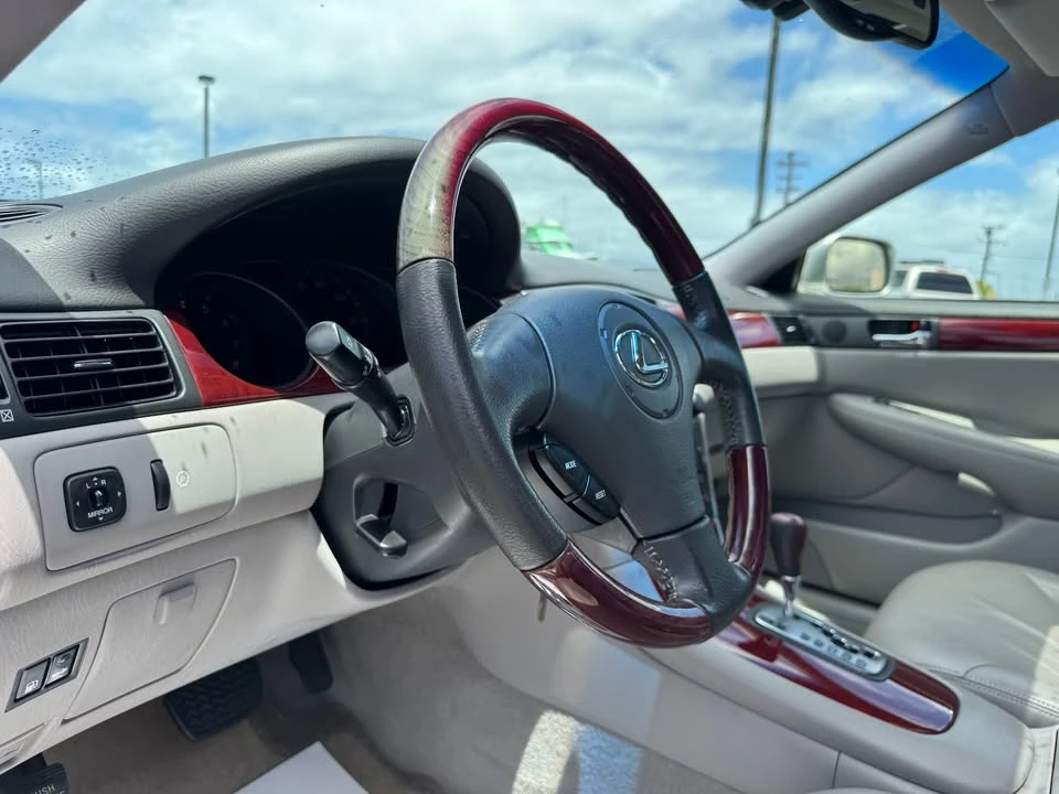 2003 Lexus ES 4th Gen - Image 11 of 18