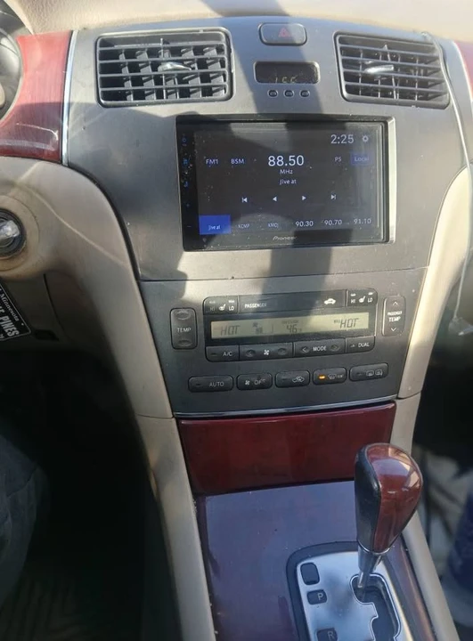 2003 Lexus ES 3rd Gen - Image 16 of 19