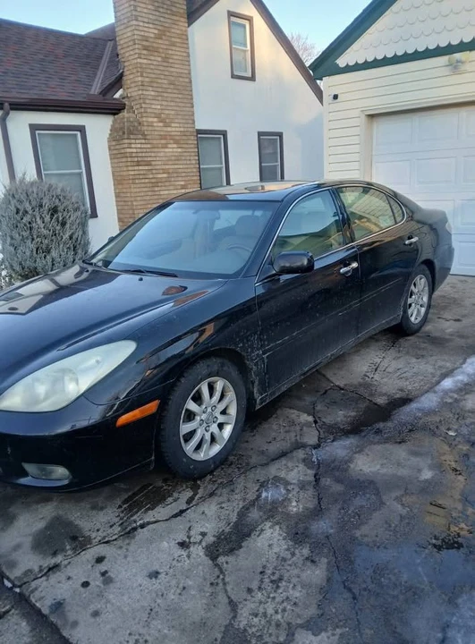 2003 Lexus ES 3rd Gen - Image 3 of 19