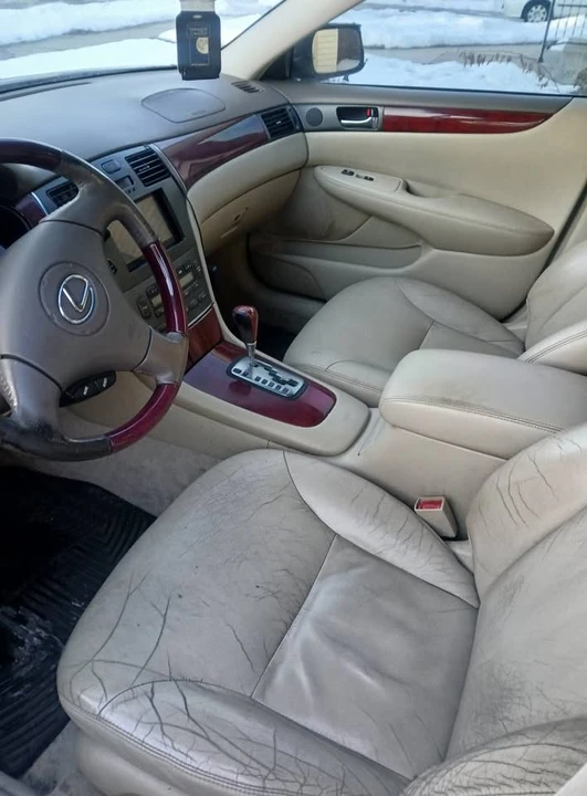 2003 Lexus ES 3rd Gen - Image 11 of 19