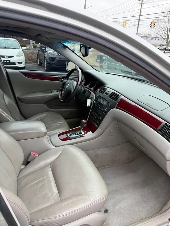 2003 Lexus ES 4th Gen - Image 14 of 16