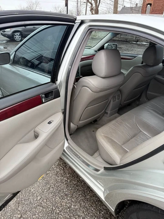 2003 Lexus ES 4th Gen - Image 12 of 16